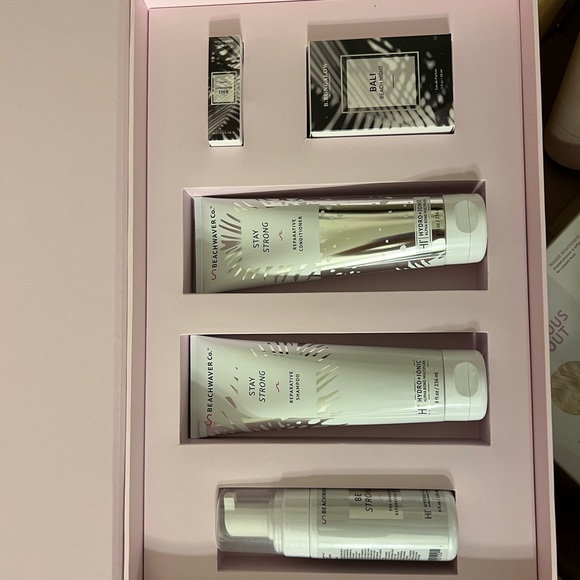 beachwaver Accessories - Beachwaver hair care and perfume set